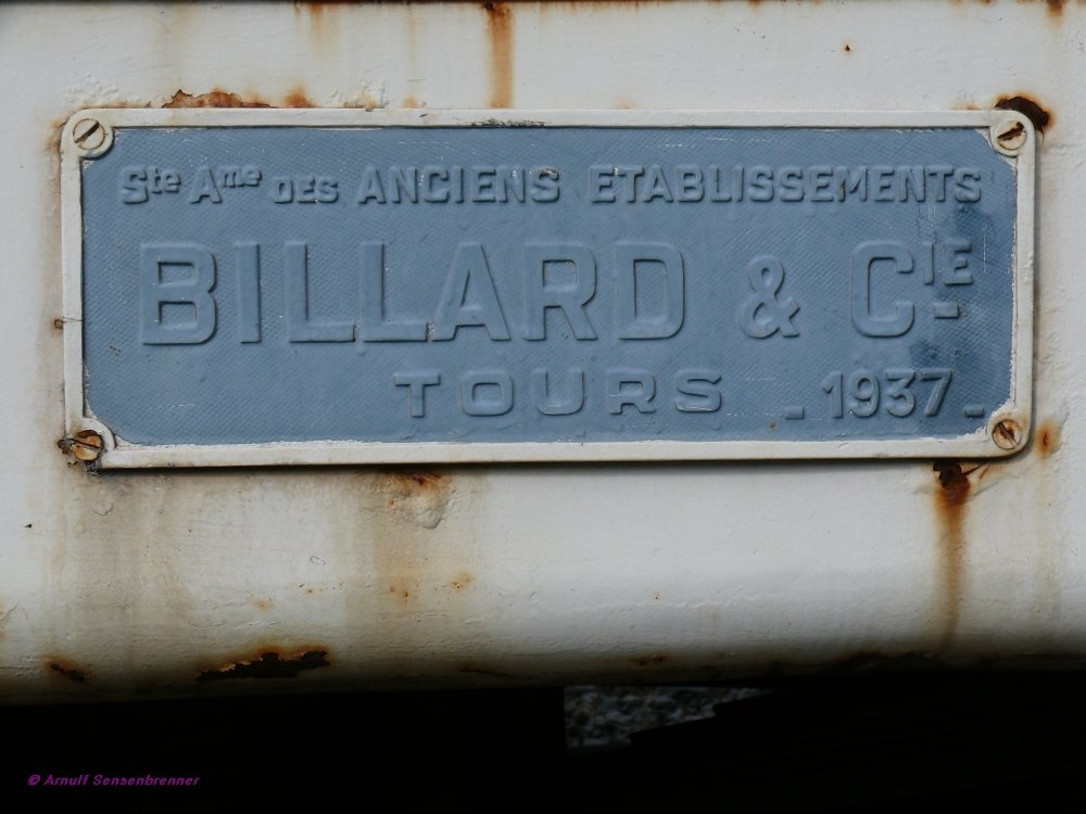 Fabrikschild Billard Tours 1937
CFC-XRD242, ex Triebwagen 242, Typ A80D Billard.
CFC (Chemin de Fer de la Corse - korsische Eisenbahn)
2009-10-19 Bastia
