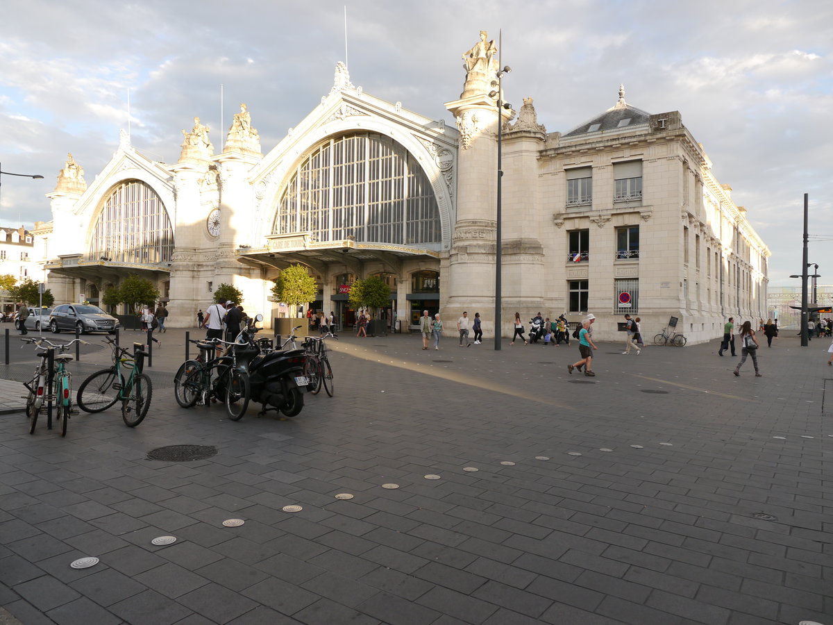2014-09-17 982 Tours Gare SNCF (ex PO)