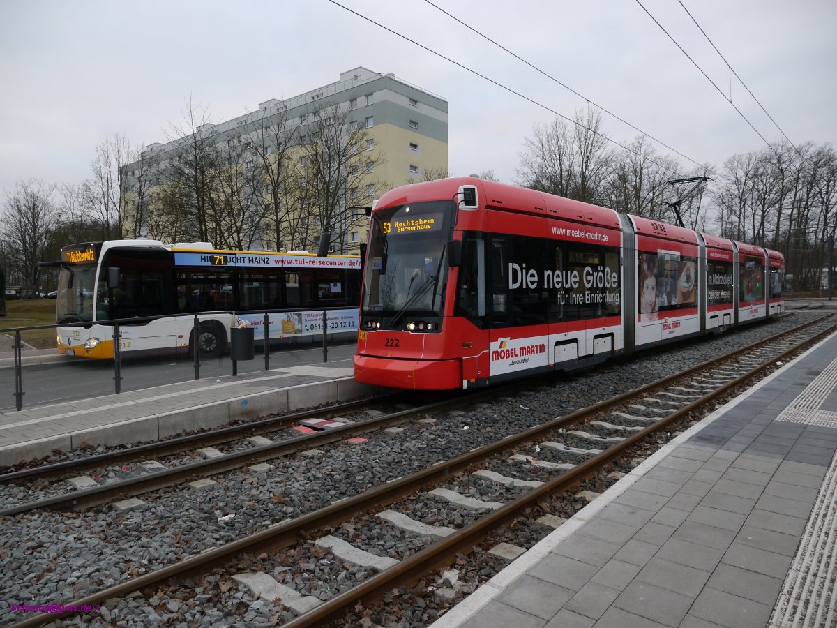 Tram MVG-222 L53=Hechtsheim (Variobahn Stadler2012)
Mainz-Lerchenberg-Hindemithstr.
2017-02-18 284 