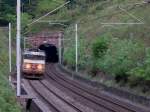 Aus dem Tunnel Rheinthal kommend schleppt BB15004 ihren Corail-Schnellzug durch die Vogesen nach Westen.