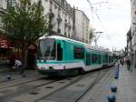 Paris Tram/39679/ratp-tram-m1-210-unterwegs-auf-der RATP-Tram M1 210 unterwegs auf der Tramlinie T1. 
Er ist hier am Bahnhof von Saint-Denis gestartet.

06.05.2009