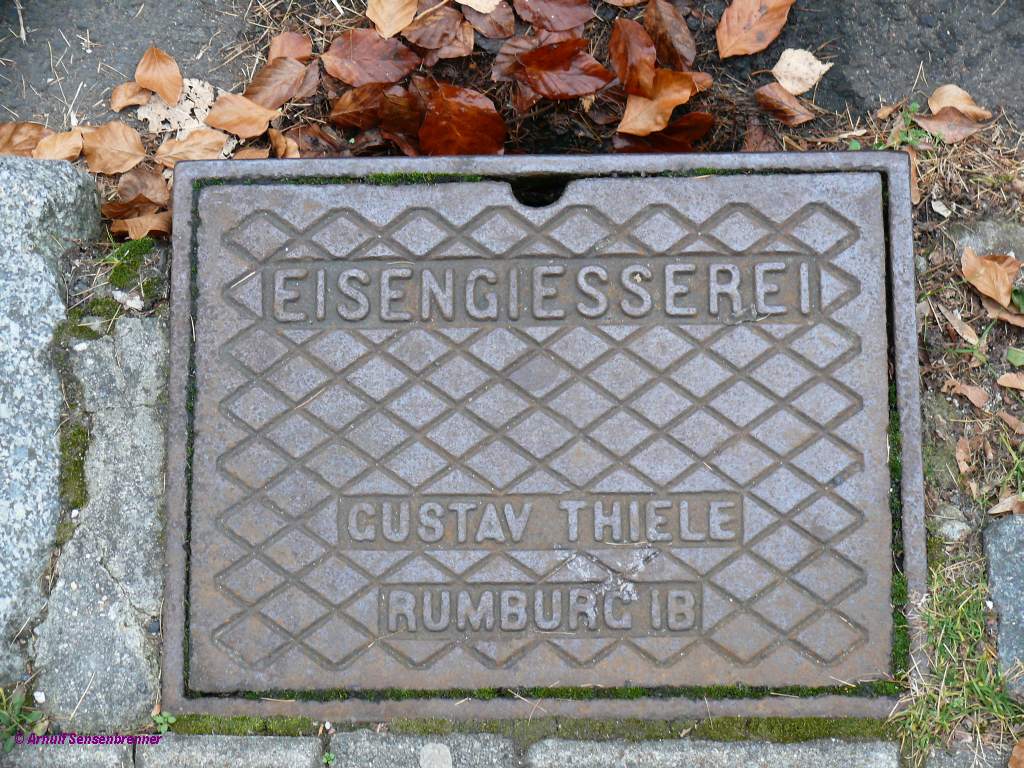 2011-11-20 488 Rumburk Kanaldeckel Eisengieerei-Gustav Thiele-Rumburg-i-B