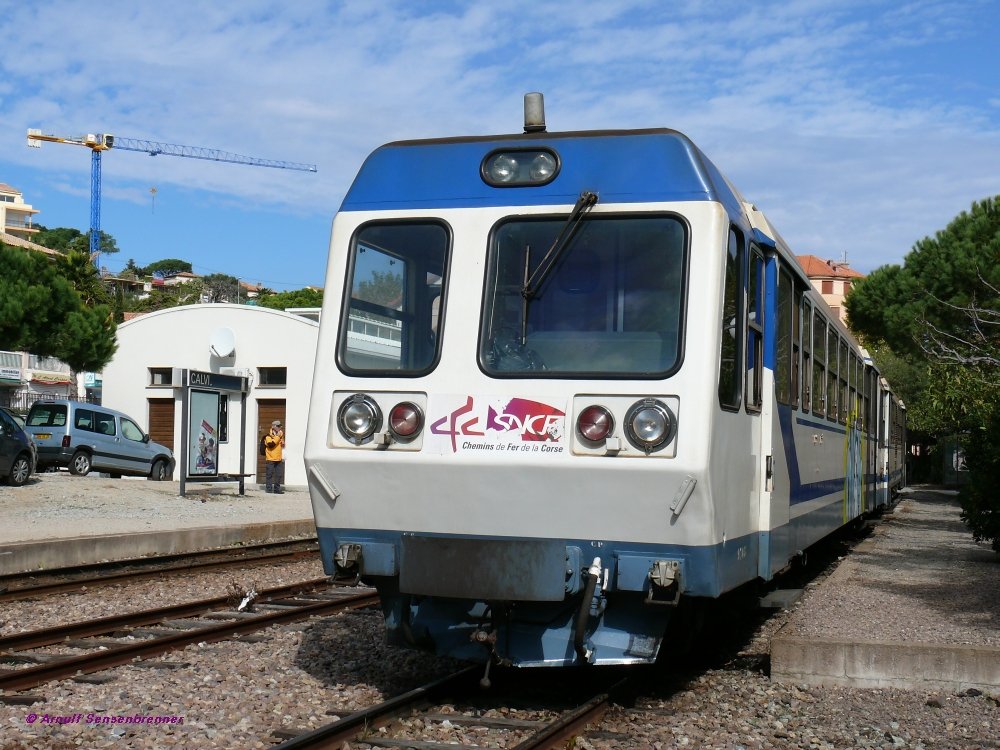 CFC X97054+XR9705, Hersteller: Soul-CFC1992
CFC (Chemin de Fer de la Corse - korsische Eisenbahn)
2009-10-17 Calvi
