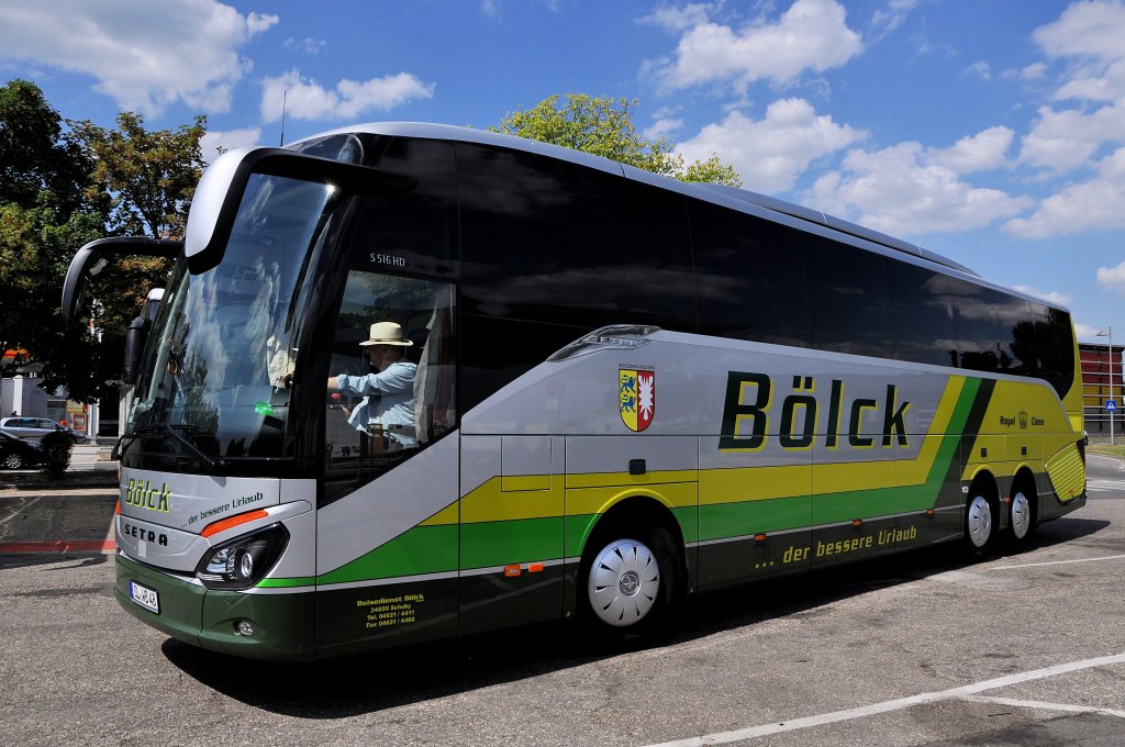 Der neue SETRA 516 HD von B�LCK Reisen aus der BRD am 20.7.2013 in Krems an der Donau.