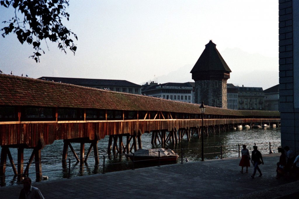 Die historische Kapellbrcke - das Wahrzeichen Luzerns.

21.09.1981 Luzern 


