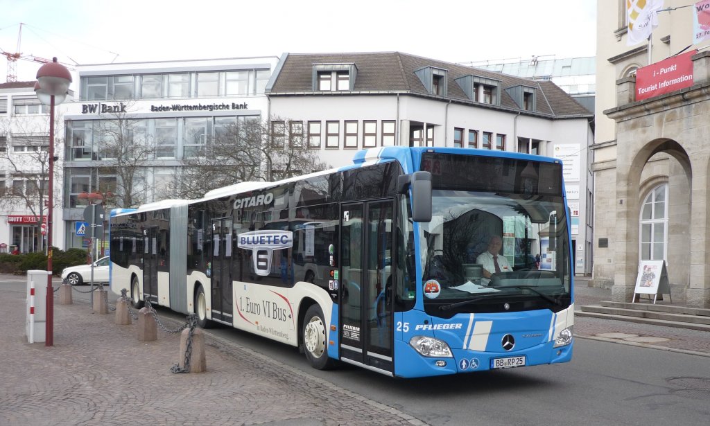 Erster MB-Citaro C2 Euro6 in Baden-W�rttemberg der Fa. Pflieger, B�blingen. Ausgestellt am 09.03.2013 auf dem Marktplatz in Sindelfingen