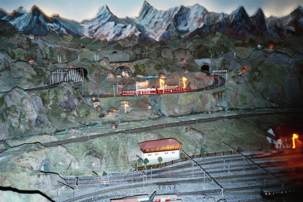 Heimwehfluh Modellbahn Spur 0

Interlaken
23.09.1981