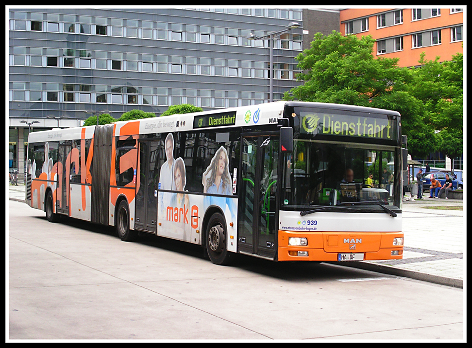 Juli 2012 / MAN - Gelenkbus - hier der Wagen 939 der Stra�enbahn-Hagen Gesellschaft auf dem ZOB Hagen...