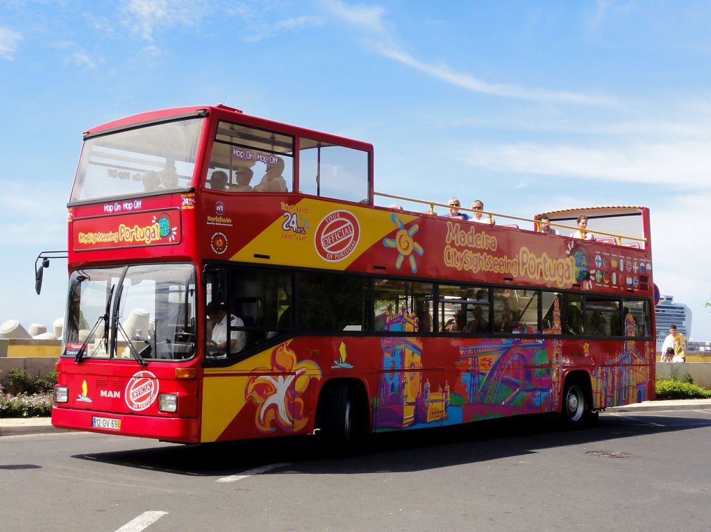 MAN Stockbus f�r City Sightseeing in Funchal auf Madeira.Mai 2013.