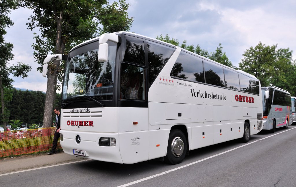 MERCEDES BENZ O350 Superhochdecker vom Verkehrsbetrieb GRUBER aus �sterreich bei der Airpower13 in Zeltweg/28.6.2013.