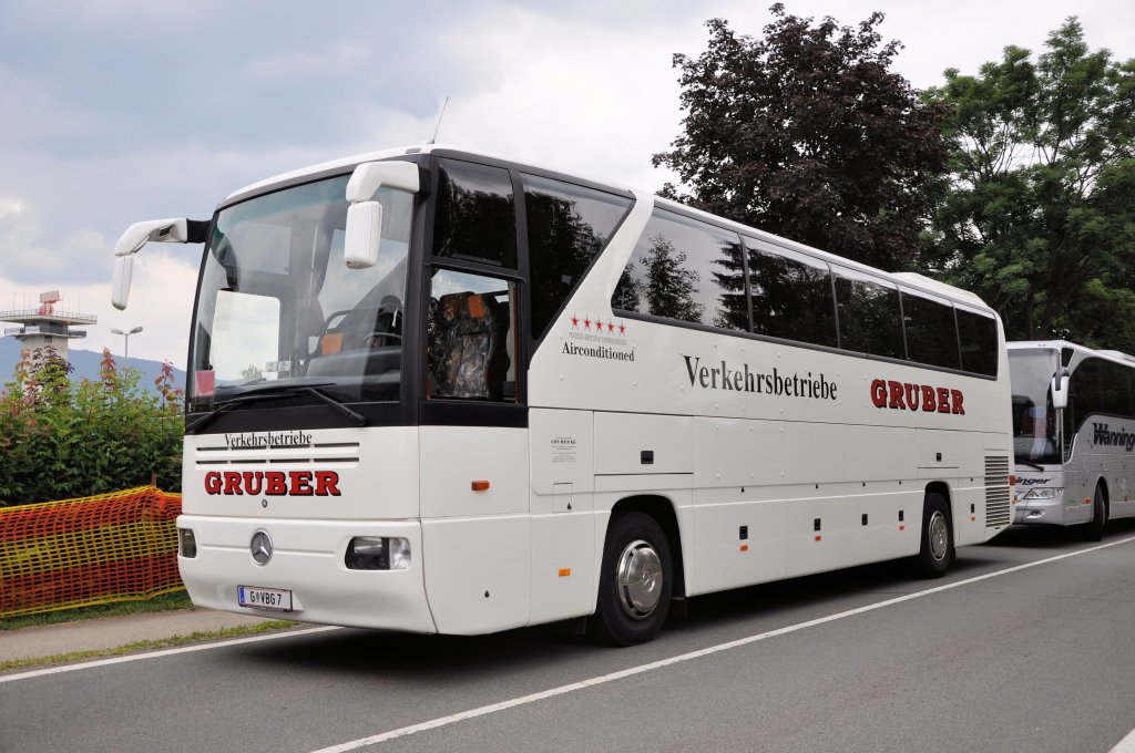 MERCEDES BENZ TOURISMO von GRUBER Reisen aus �sterreich anl�sslich der AIRPOWER13 in Zeltweg,28.6.2013.