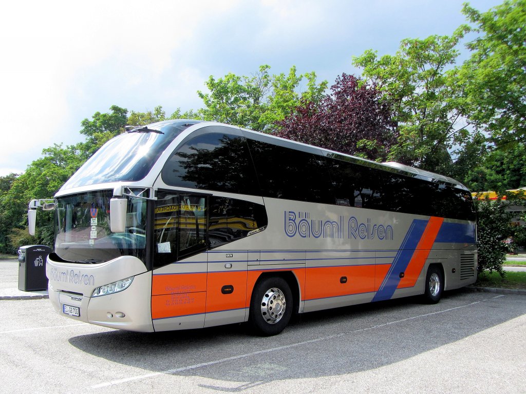 NEOPLAN CITYLINER von B�UML Reisen/Deutschland am 7.6.2013 in Krems an der Donau gesehen.