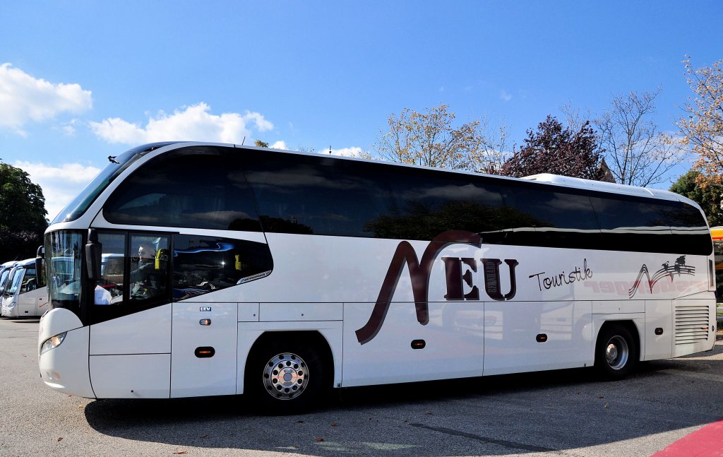 NEOPLAN CITYLINER von NEU Touristik aus �sterreich im Sept. 2012 in Krems.