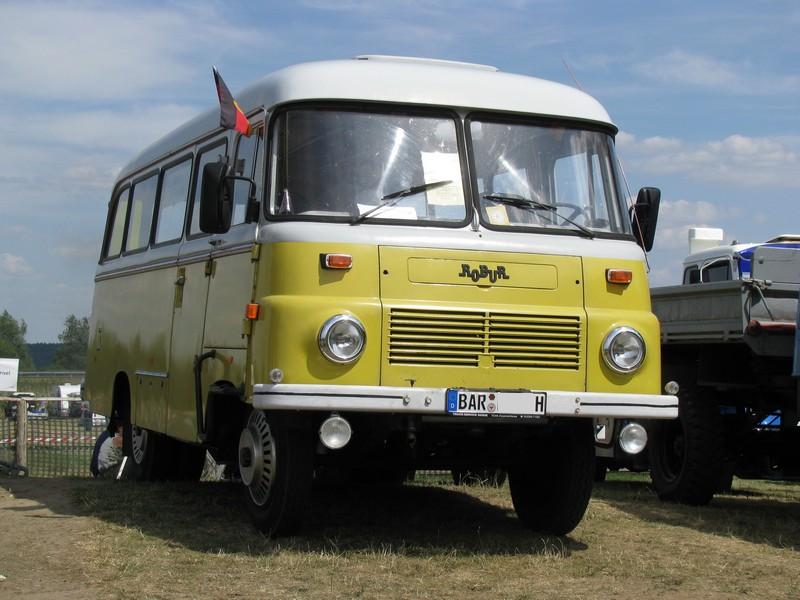 Omnibus ROBUR LD 3001 aus dem Landkreis Barnim (BAR) beim 16. Oldtimer- und Traktorentreffen, Alt Schwerin/Meckl. [08.08.2009]
