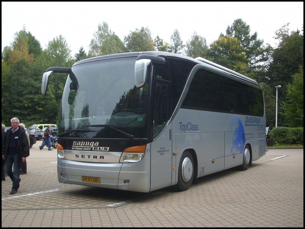 Setra 411 HD von Papuga aus D�nemark vor der Bastei.