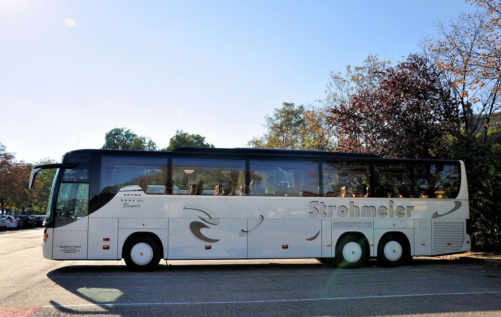 SETRA S416 GT-HD von STROHMEIER REISEN aus �sterreich im September 2012 in Krems an der Donau.