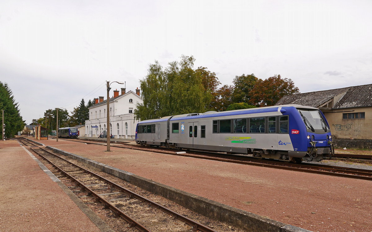 2014-09-17 579a Romorantin SNCF-X74505 +SNCF-X74502 setzt um