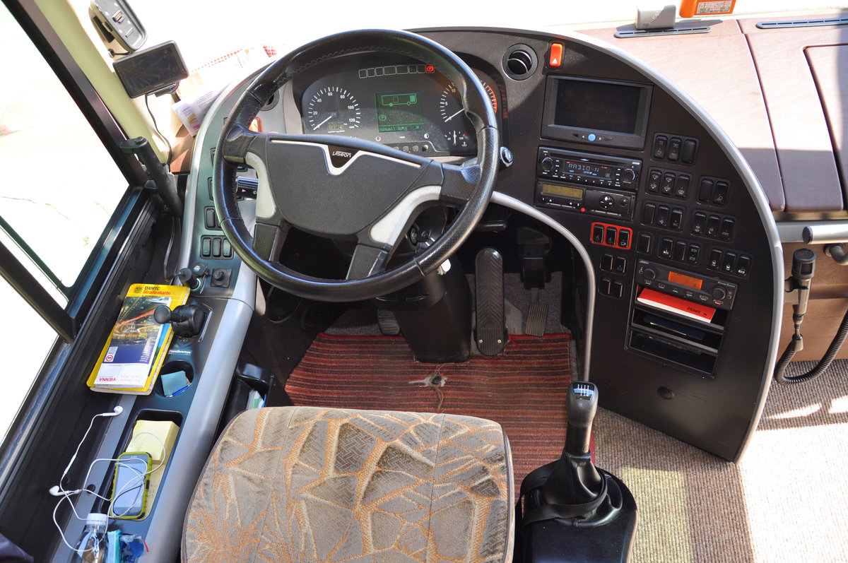 cockpit im Viseon C10 von Taferner Reisen aus �sterreich in Krems gesehen.
