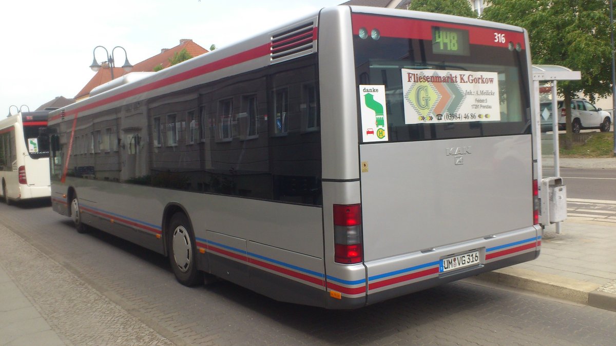 ....dann mal noch dieser MAN NL im Stadtverkehr unterwegs der schon viele Jahre seine Dienste tut hier mal am Umsteigebahnhof in City n�he