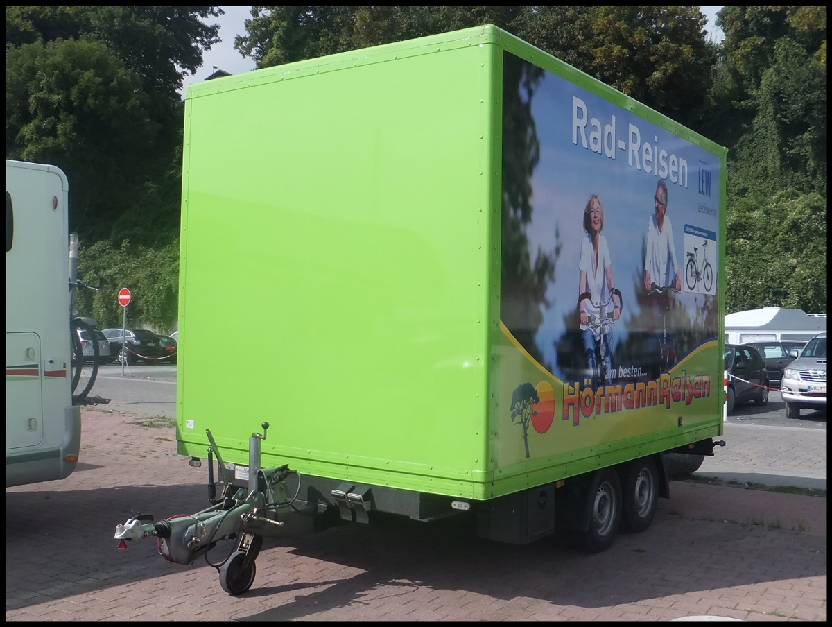 Fahrradanh�nger von H�rmann Reisen aus Deutschland im Stadthafen Sassnitz.