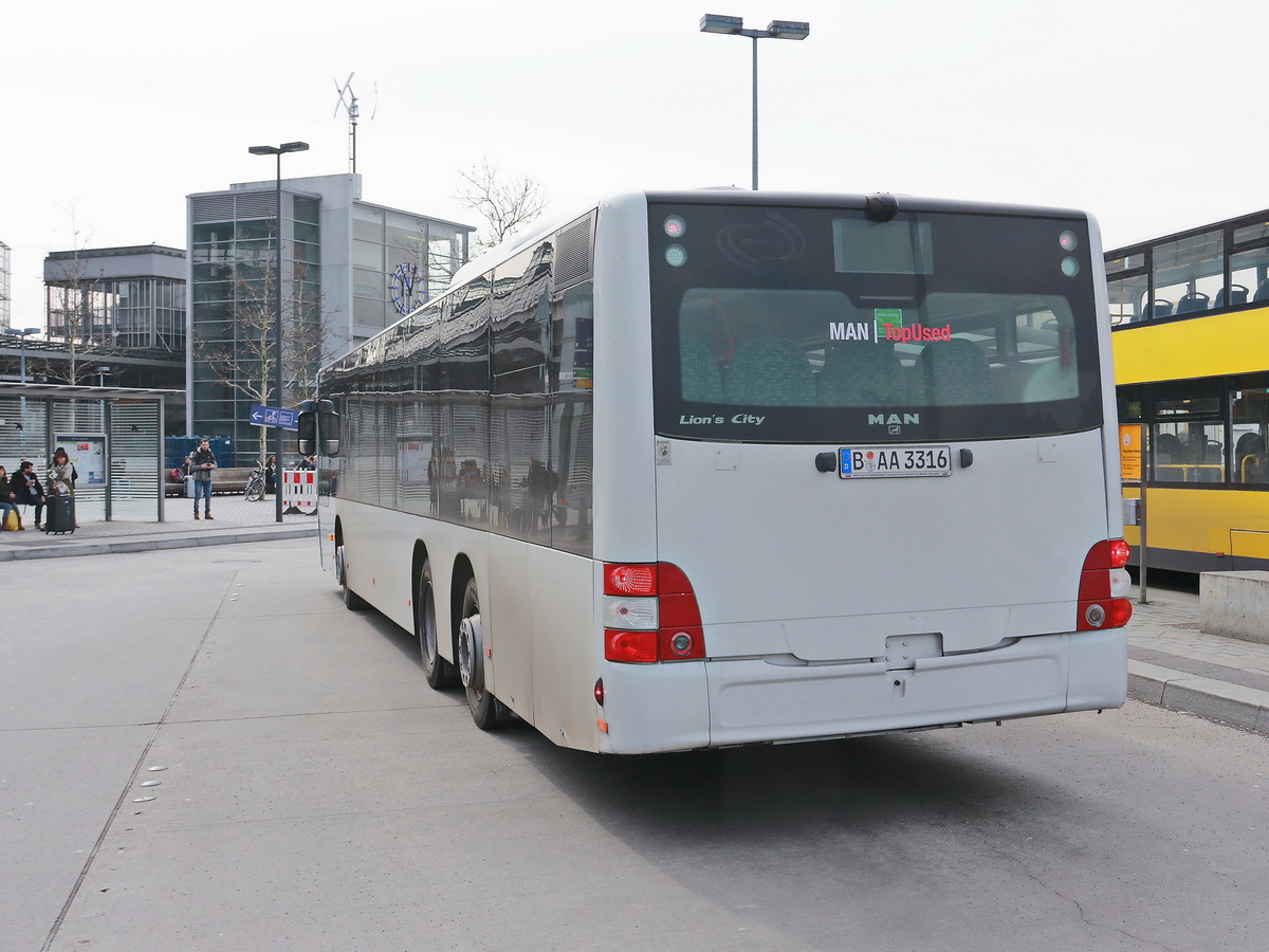 Heckansicht  im Schienenersatzverkehr am 30. M�rz 2018 am Bahnhof Berlin S�dkreuz. MAN Lion´s City von Der Tempelhofer aus Berlin.