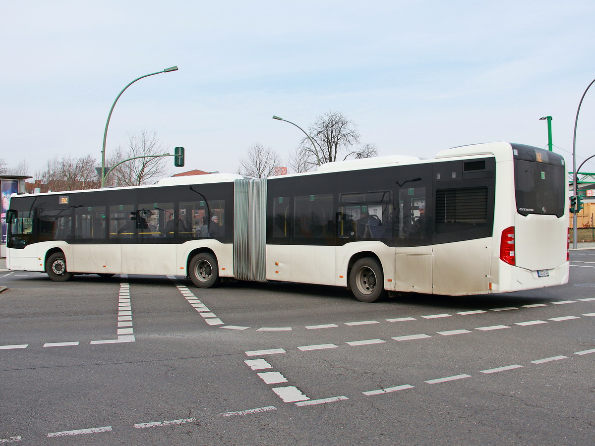 Heckansicht Schienenersatzverkehr am 30. M�rz 2018 am Bahnhof Berlin S�dkreuz Mercedes-Benz Citaro - URB-Unser-Roter-Bus GmbH aus Uckerm�nde.