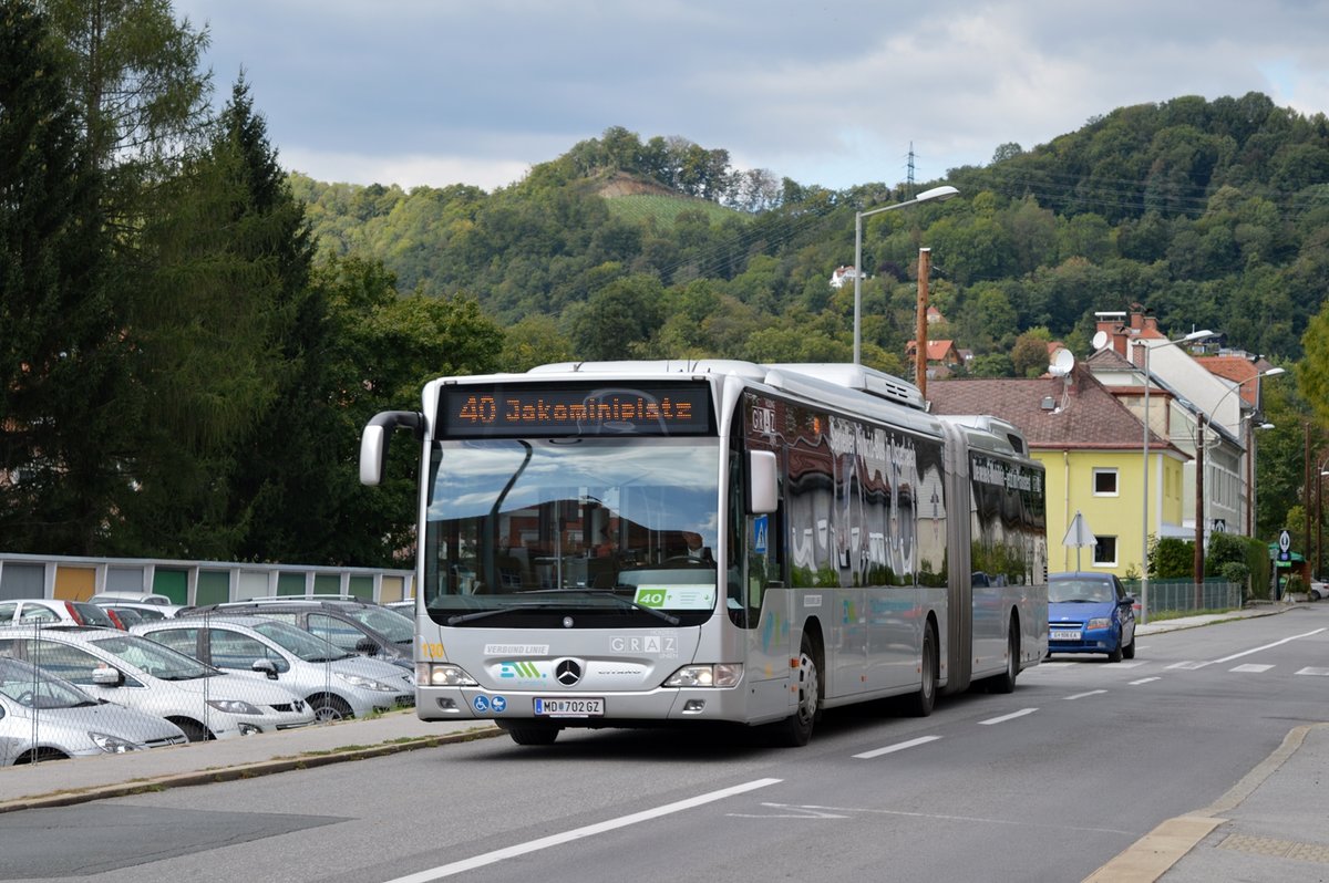Holding Graz Mercedes-Benz O530GDH WN 130 als Linie 40 bei der Haltestelle Volksschule G�sting, 29.09.2015