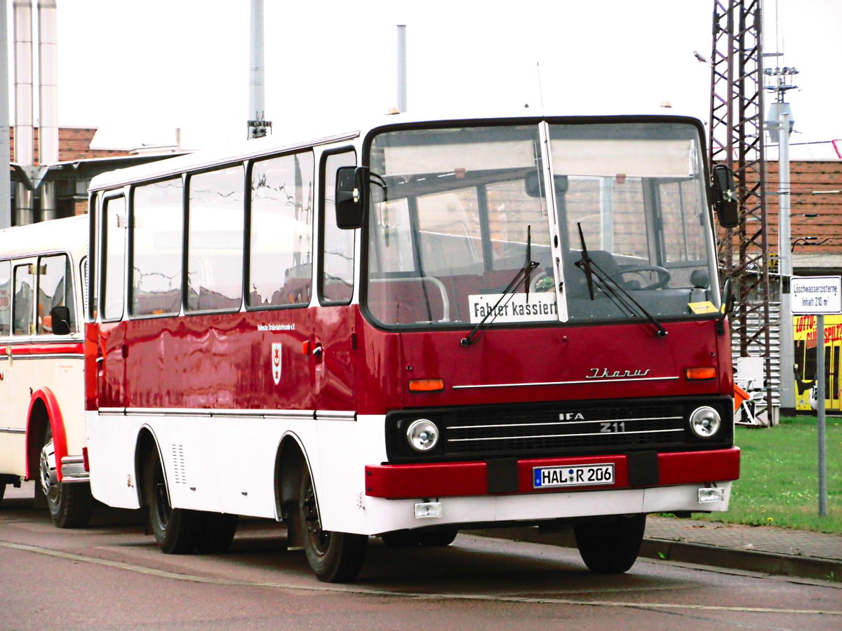 Ikarus Ik Z11 de Hallenschen Stra�enbahnfreunde abgestellt auf dem Betriebshof Freiimfelder Stra�e in Halle (Saale) am 16.4.18