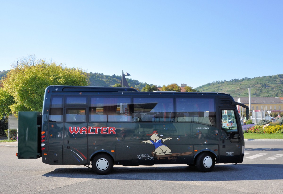 ISUZU Harmony Kleinbus von WALTER Reisen aus �sterreich im September 2013 in Krems unterwegs.
