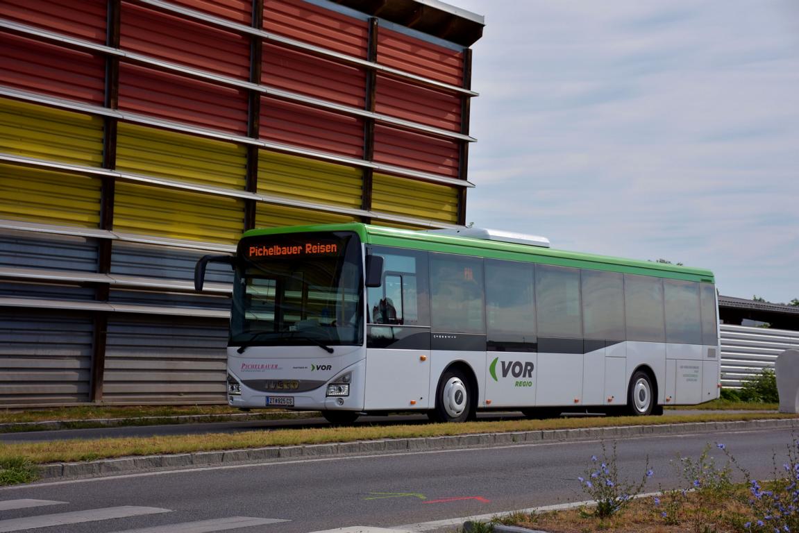 Iveco Crossway von Pichelbauer Reisen aus N.�. 2017 in Krems.