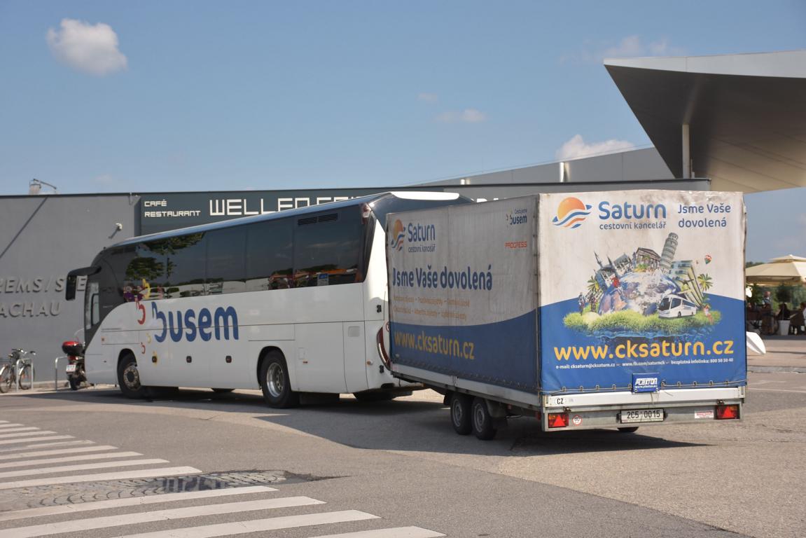 IVECO Irisbus Magelys mit Radanh�nger von Busem Reisen aus der CZ im Mai 2019 in Krems.