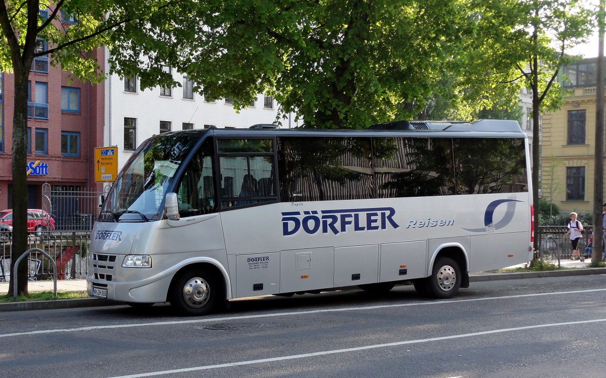 IVECO RAPIDO Kleinbus von D�RFLER Reisen / BRD Ende April 2014 in der N�he vom Zentrum in Leipzig gesehen. 