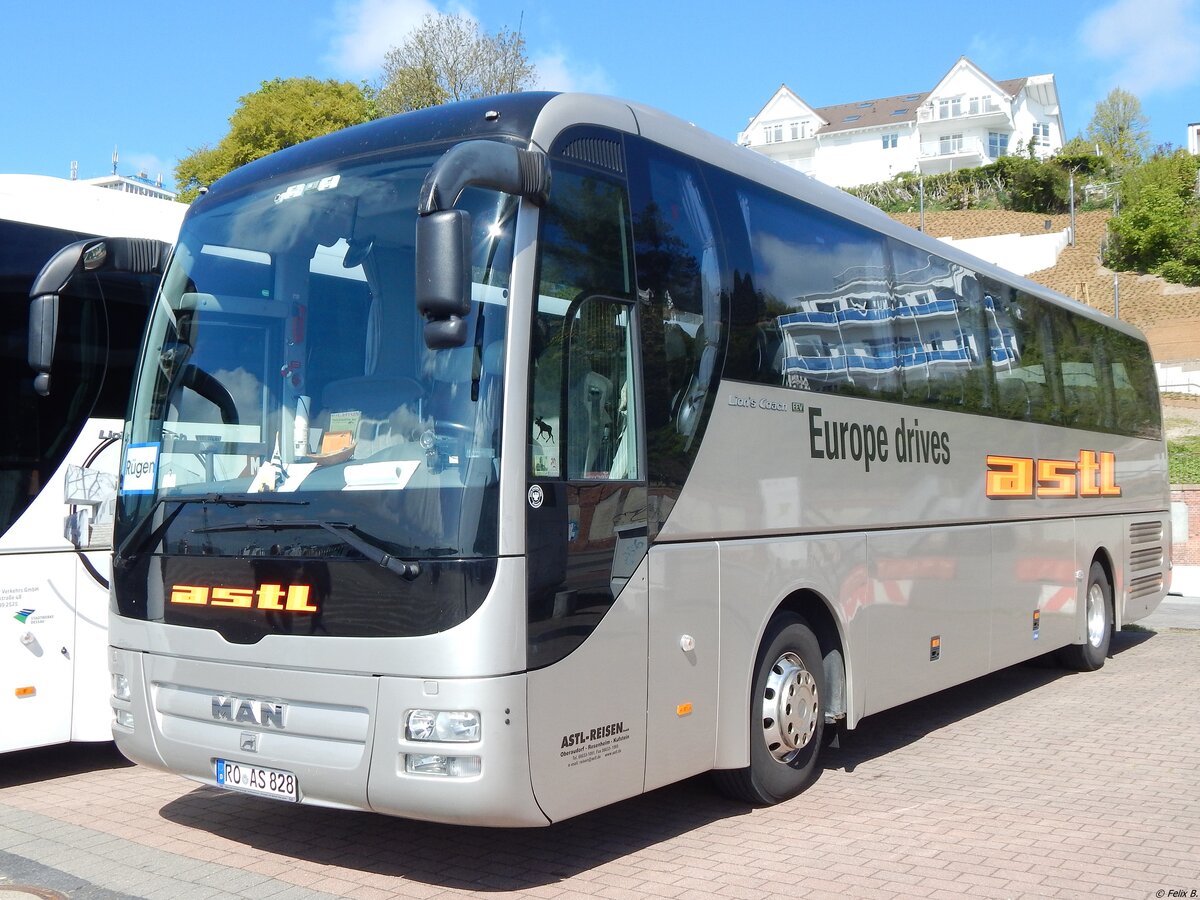 MAN Lion's Coach von Astl aus Deutschland im Stadthafen Sassnitz. 