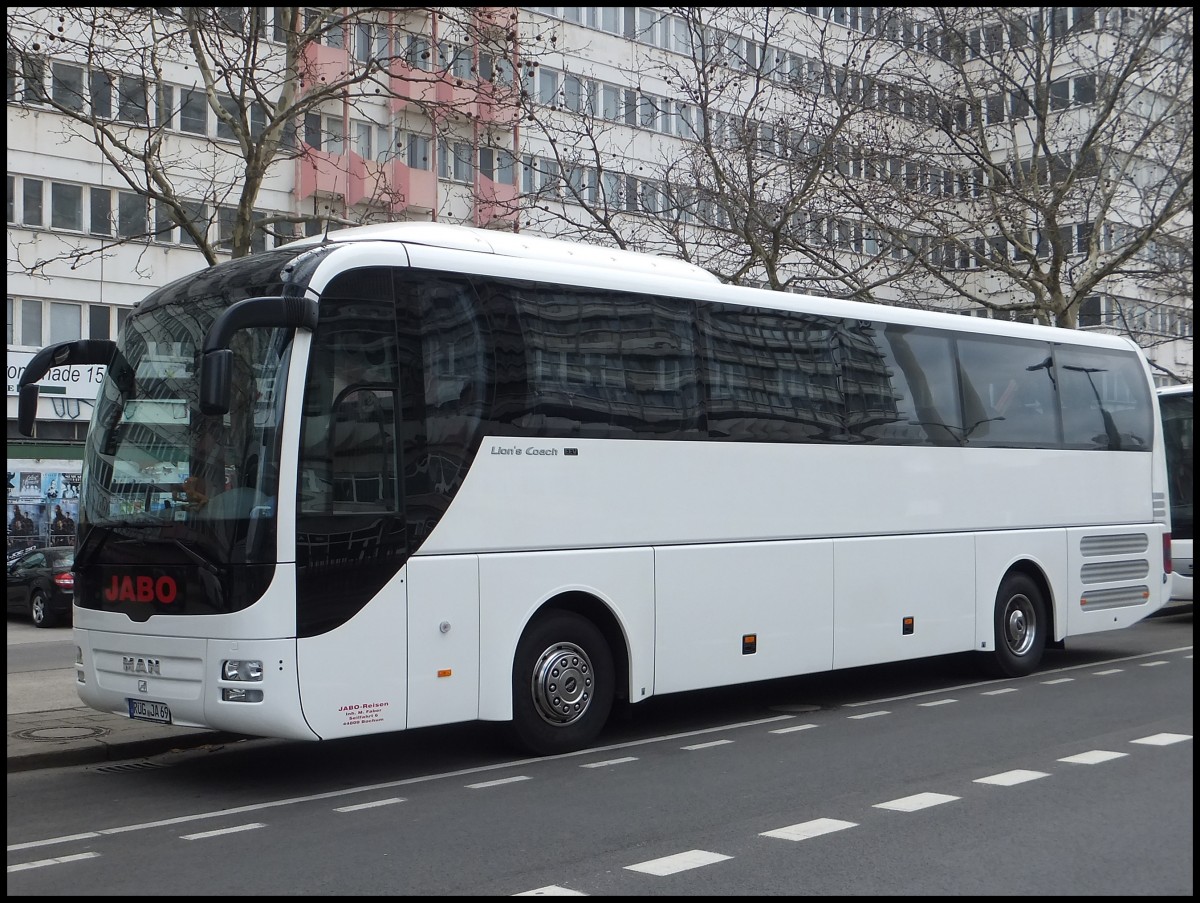 MAN Lion's Coach von Jabo aus Deutschland in Berlin. (Ich war ganz �berrascht, als dieser neue MAN Lion's Coach aus meiner Heimat in Berlin stand)