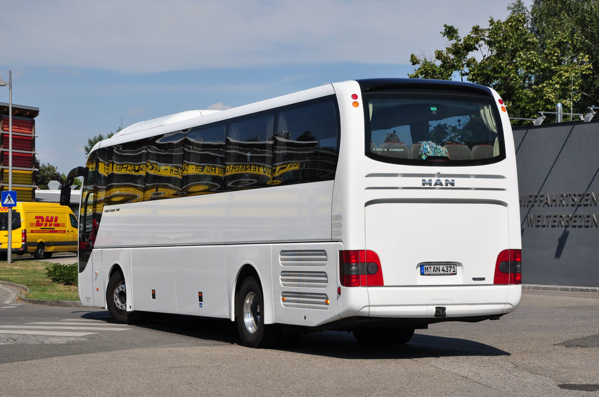 MAN Lions Coach von MAN M�nchen in Krems gesehen.