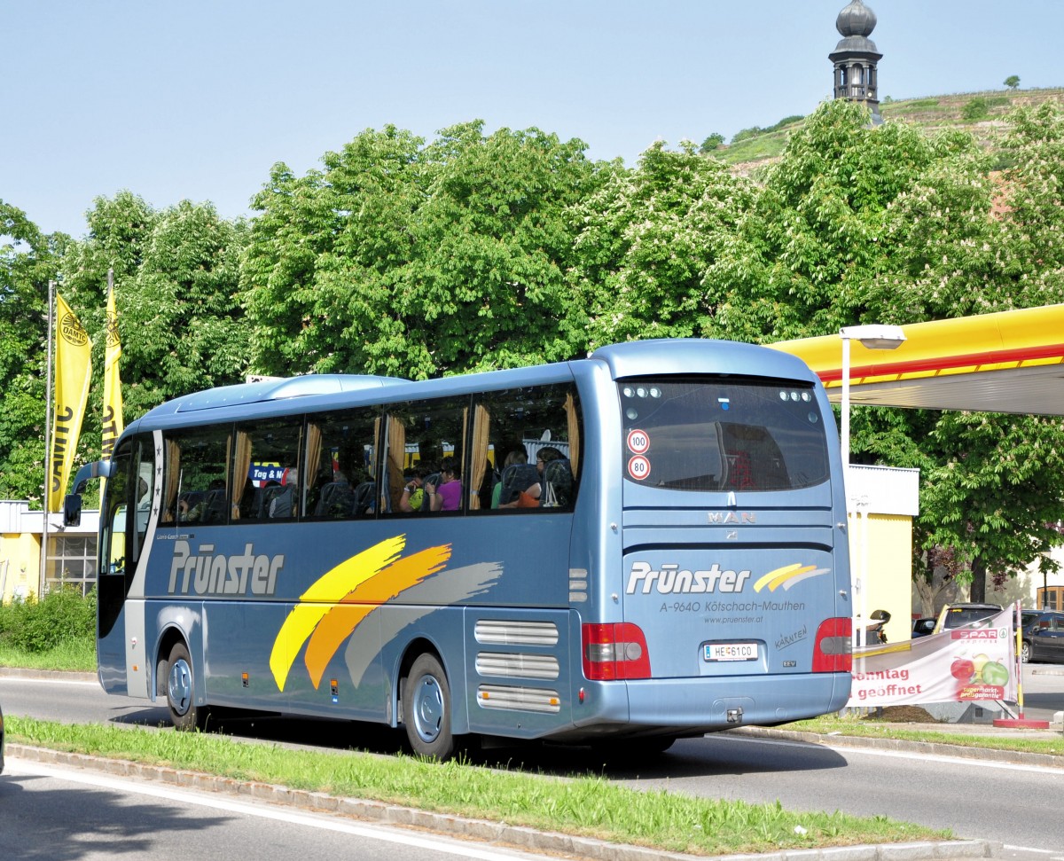 MAN LIONs COACH von PR�NSTER Busreisen aus �sterreich am 19.5.2013 in Krems an der Donau unterwegs.