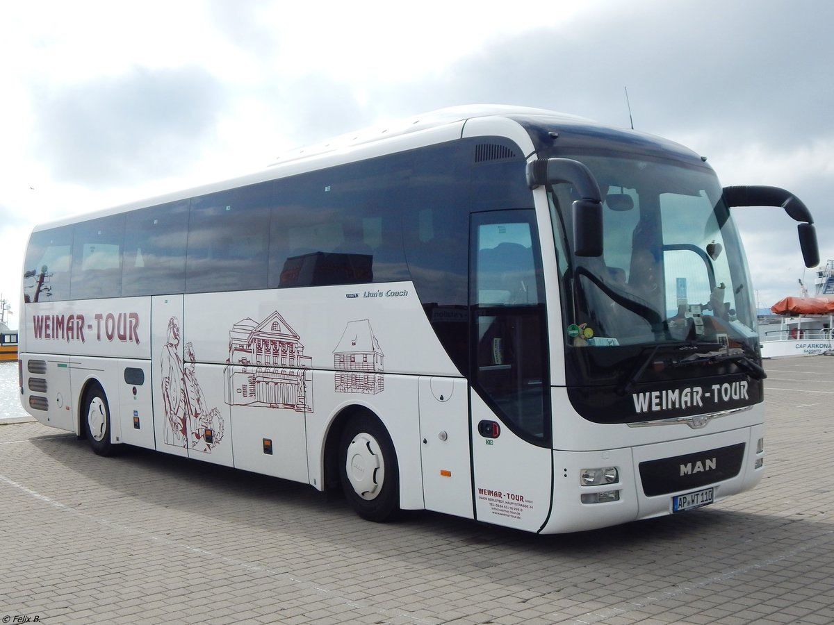 MAN Lion's Coach von Weimar-Tour aus Deutschland im Stadthafen Sassnitz.
