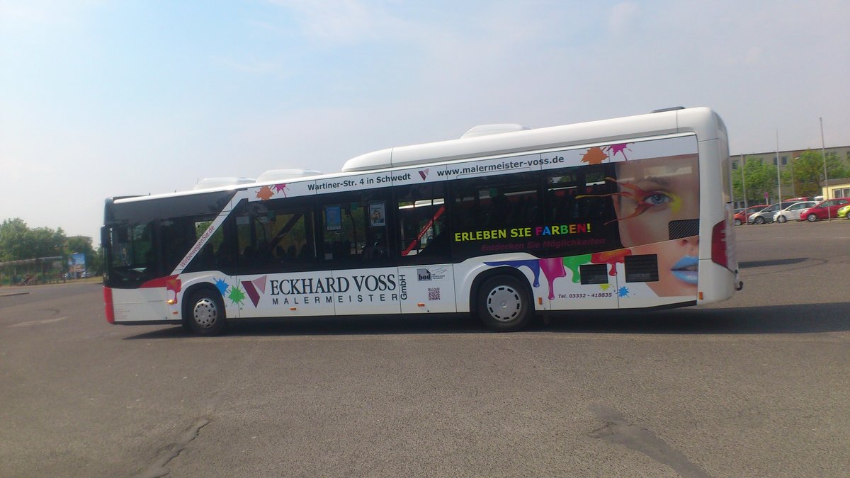 Mercedes Benz O 530 Citaro LE � .......UM VG 525 am Busbahnhof in Schwedt mit seiner Werbung 