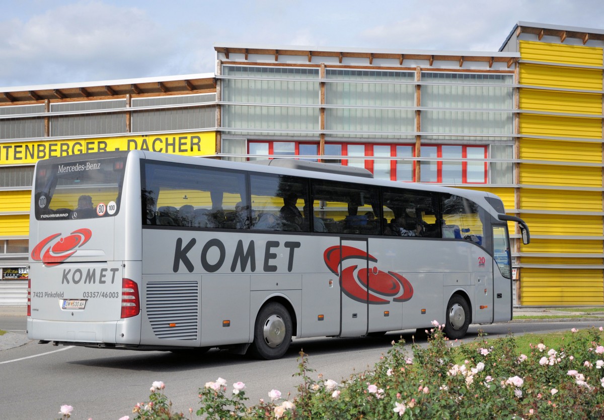 MERCEDES BENZ TOURISMO von KOMET Reisen aus �sterreich im September 2013 in Krems gesehen.