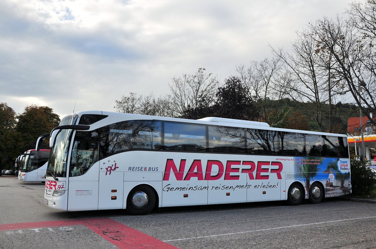 Mercedes Benz Tourismo von Naderer Reisen aus �sterreich am 16.10.2014 in Krems.