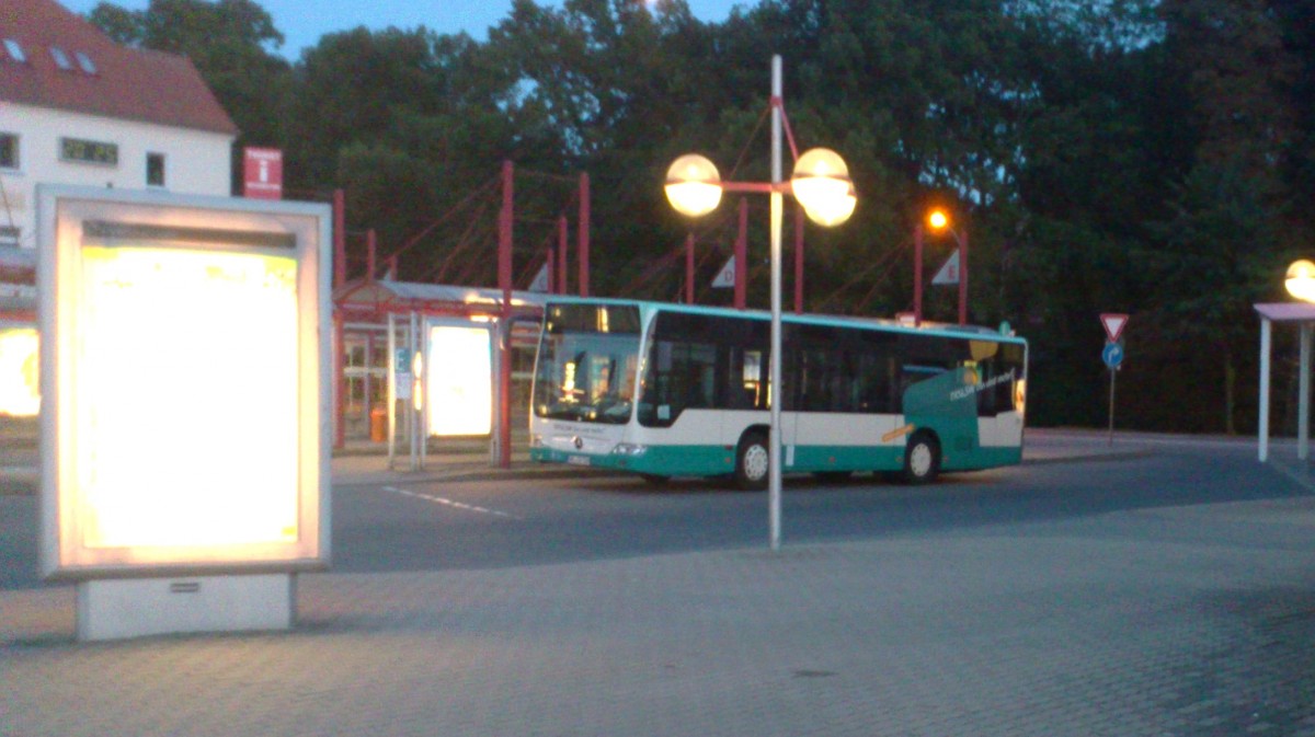 mercedes citaro k......am busbahnhof abgestellt von diesen fahrzeugen wurden zwei angeschafft um auf linien zufahren wo die fahrgastzahlen nicht so hoch sind