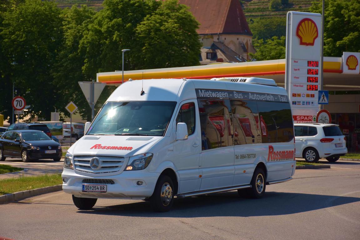 Mercedes Sprinter von Rossmann Mietwagen aus �sterreich im Mai 2018 in Krems.