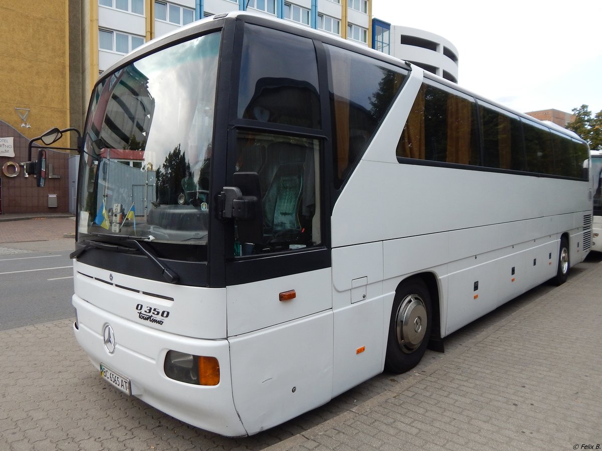 Mercedes Tourismo aus der Ukraine in Neubrandenburg.