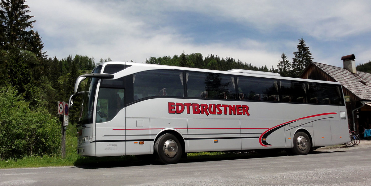 Mercedes Tourismo von Edtbrustner Reisen aus �sterreich im  Mariazellerland  gesehen.