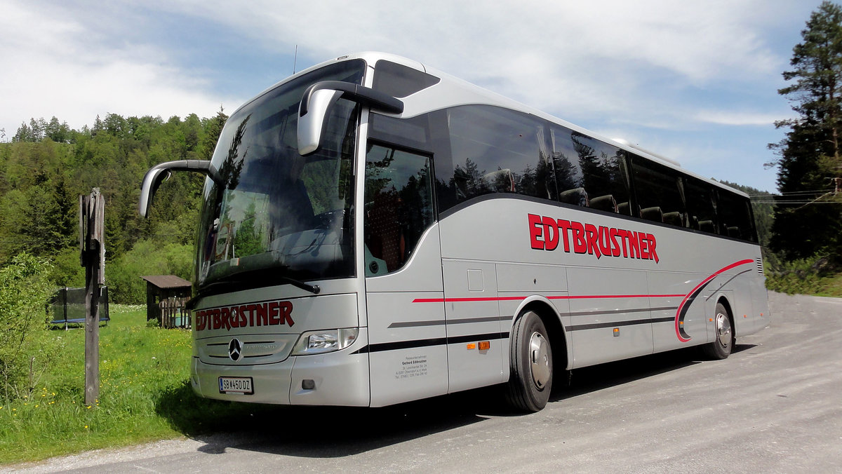 Mercedes Tourismo von Edtbrustner Reisen aus �sterreich im  Mariazellerland  gesehen.