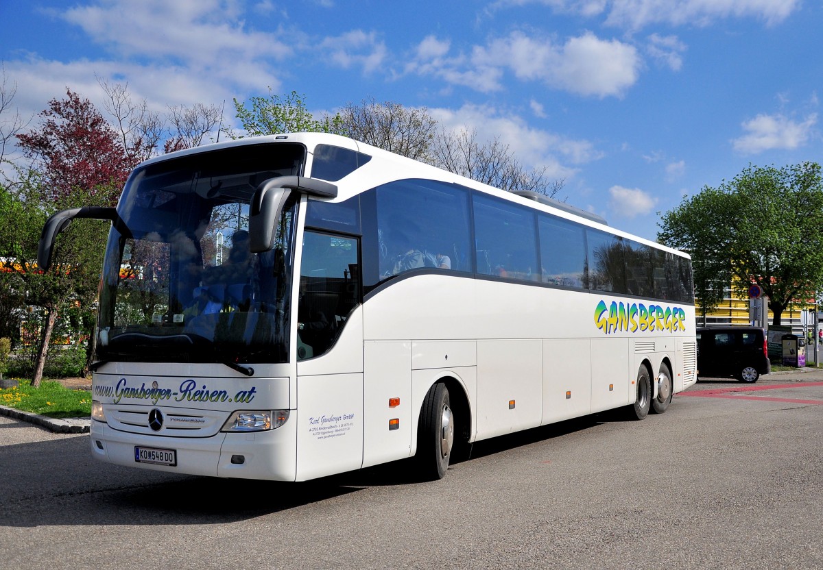 Mercedes Tourismo von Gansberger Reisen aus �sterreich im April 2015 in Krems.