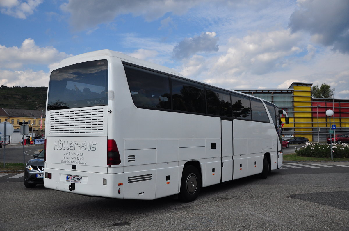 Mercedes Tourismo von H�ller Bus aus Wien in Krems.