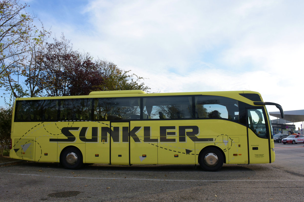 Mercedes Tourismo von Sunkler Reisen aus �sterreich in Krems.