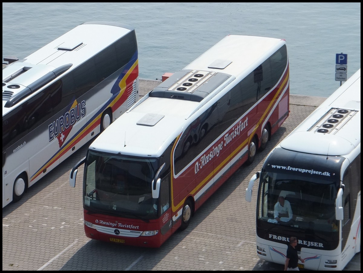 Mercedes Travego von �.-Hoesinge Turistfart aus D�nemark im Stadthafen Sassnitz.