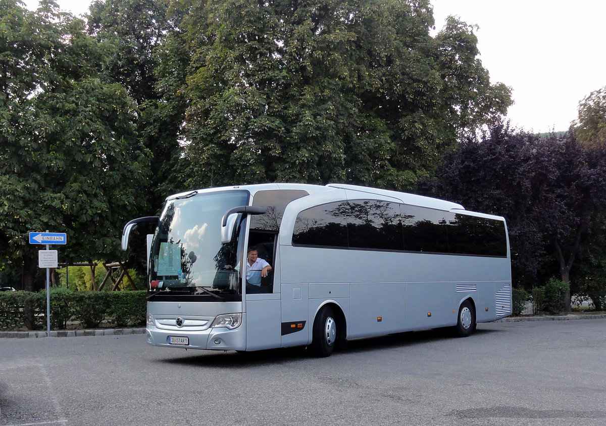 Mercedes Travego aus �sterreich in Krems gesehen.